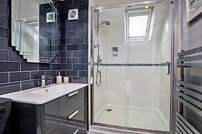 Duplex in Whitby Near the Beach