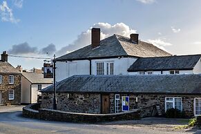 Charming Retreat in Cornwall Near Bude Beaches