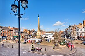 Apartment in Ripon Market Place Charm