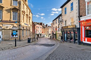 Apartment in Ripon Market Place Charm
