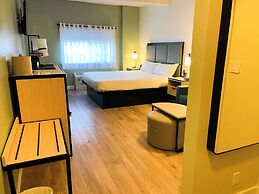 SKKY Hotel