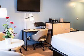 SKKY Hotel