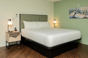 SKKY Hotel