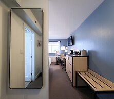 SKKY Hotel