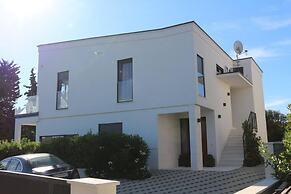 Charming One-bedroom Apartment in Ugljan