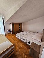 Spacious Apartment in Tribunj