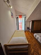 Spacious Apartment in Tribunj