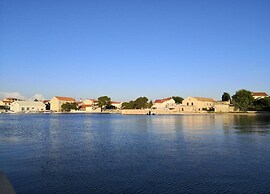 Spacious Apartment in Murter
