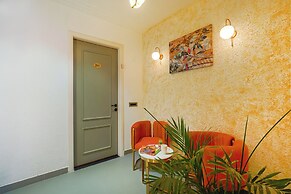 HOTEL ELEGANCE