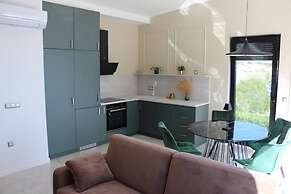 Charming One-bedroom Apartment in Ugljan