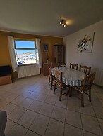 Three-bedroom Apartment in Murter