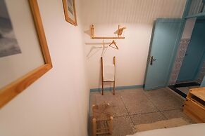 Anza Sets House