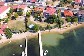 Studio in Dinjiska on the Beachfront