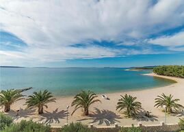 Studio in Dinjiska on the Beachfront