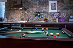 Three Bedroom House With Swimming Pool