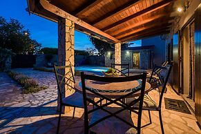 Three Bedroom House With Swimming Pool