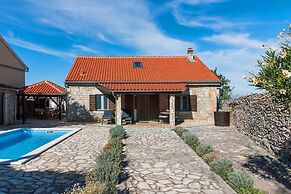 Three Bedroom House With Swimming Pool