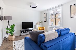 Modern 1BR Downtown Stay