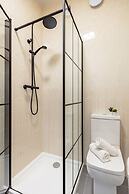 Modern 1BR Downtown Stay