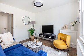 Modern 1BR Downtown Stay