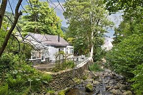 Cottage in Rowen by River & Pet-friendly Trails