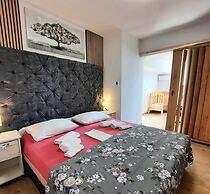 Two Bedroom Apartment With Outdoor Pool