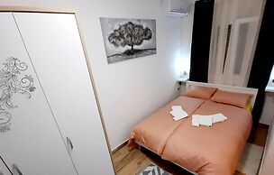 Two Bedroom Apartment With Outdoor Pool