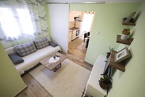 Two Bedroom Apartment With Outdoor Pool
