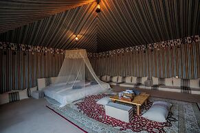 Al Marmoom Oasis Bedouin Tent Experience
