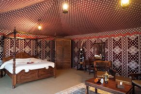 Al Marmoom Oasis Bedouin Tent Experience