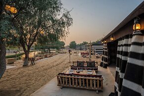Al Marmoom Oasis Bedouin Tent Experience