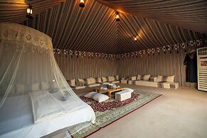 Al Marmoom Oasis Bedouin Tent Experience