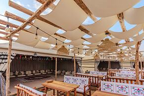 Al Marmoom Oasis Bedouin Tent Experience