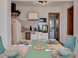Tastefully Designed Apartment in Karlobag