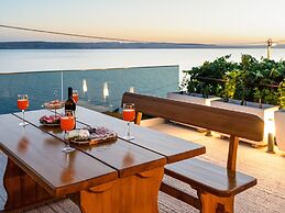 Tastefully Designed Apartment in Karlobag
