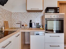 Tastefully Designed Apartment in Karlobag