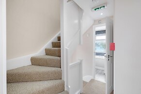 Stylish 4 Bedroom Home in Brightside Ave