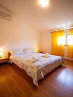 One Bedroom Apartment in Pasman