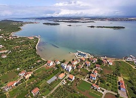One Bedroom Apartment in Pasman
