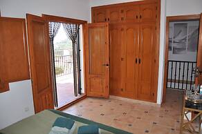 Villa El Dorado B&B and Wellness