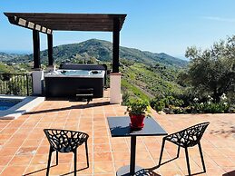 Villa El Dorado B&B and Wellness