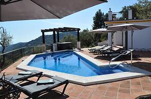 Villa El Dorado B&B and Wellness