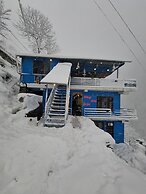 Limbo Cafe & Rooms