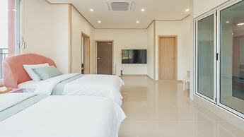 Gapyeong Reflex Pool Villa Pension