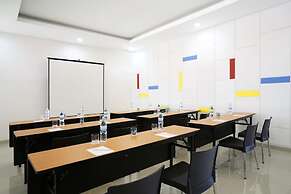 Alltrue Lite Hotel Nagoya Hill Batam