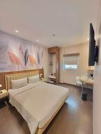 Alltrue Lite Hotel Nagoya Hill Batam