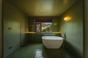 Cloud 9 Hotel