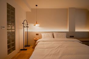 Cloud 9 Hotel