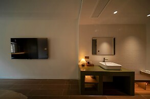 Cloud 9 Hotel