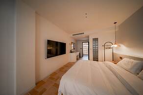 Cloud 9 Hotel